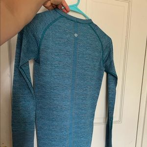 Long sleeve shirt lululemon size 4 like new